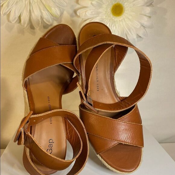 NWOB Gap Cognac Wedge Heels - Picture 4 of 5